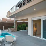 Mefomi Villa
